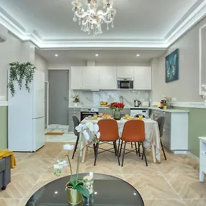 Charming New 2 Bedrooms With Aircon Paris