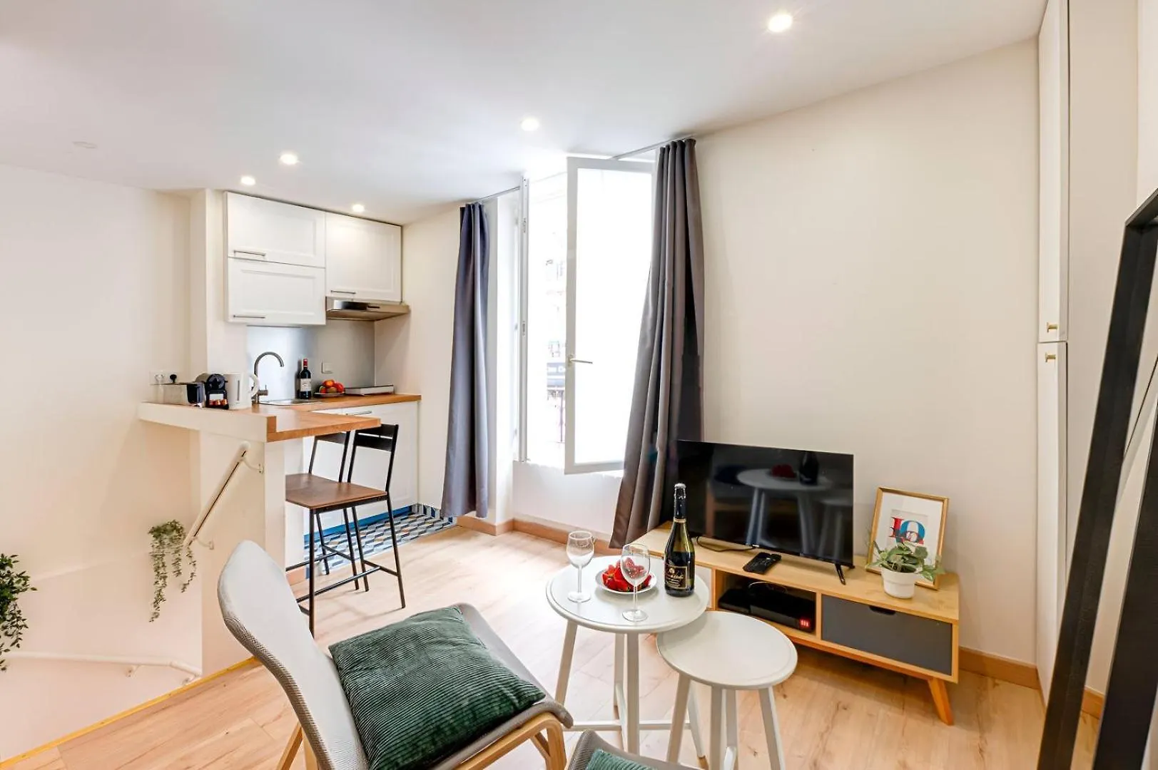 388 Suite Trousseau - Superbe Appartement A Paris
