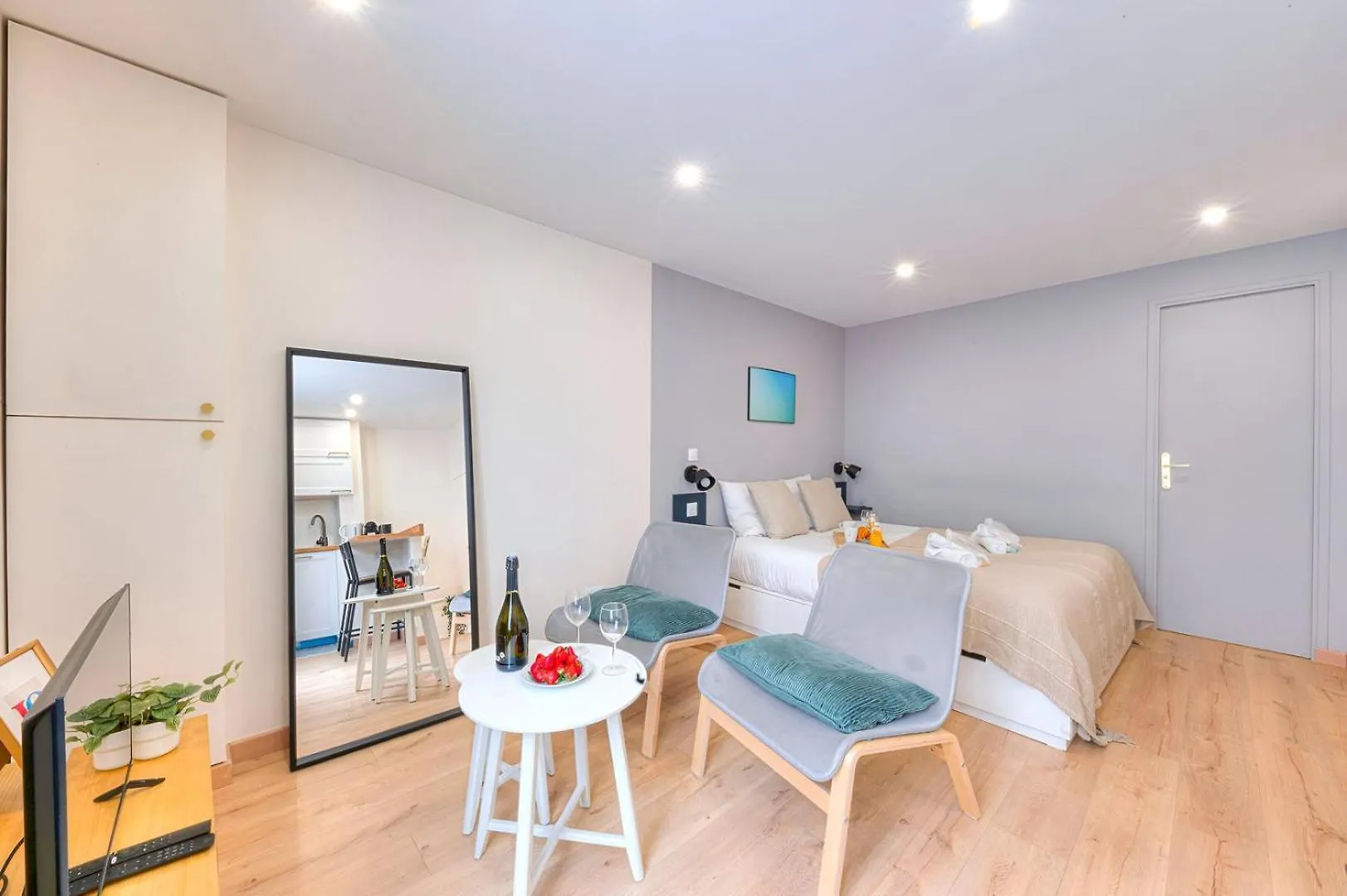 388 Suite Trousseau - Superbe Appartement A Paris